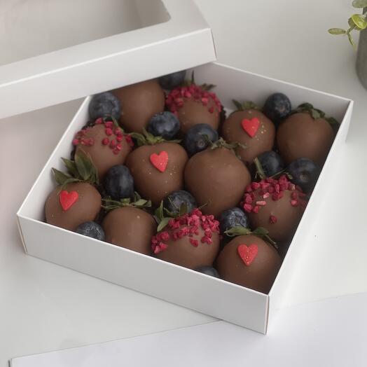 Клубника в шоколаде 9-16 I love you mini
