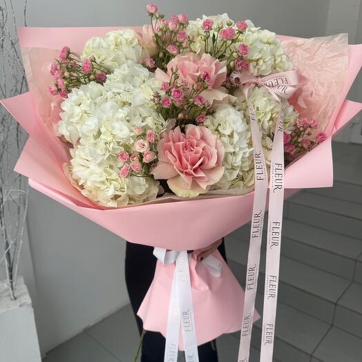 Большой букет с гортензией WOW