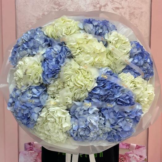 Монобукет из гортензий