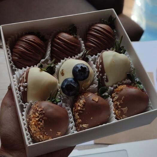 Клубника в шоколаде "Noir" 🍓