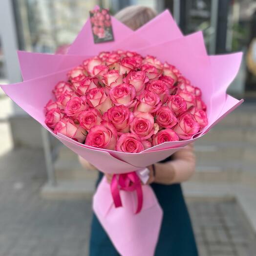Шикарный монобукет из розовых роз 51 роза