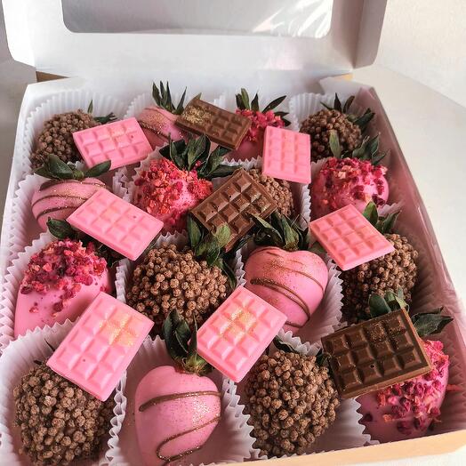 Клубника в шоколаде 16 с мини плитками шоколада 🍫