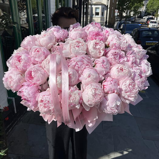 Premium peonies basket