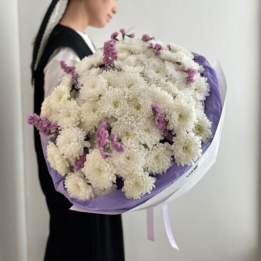 Букет "Облако из статицы и хризантем"