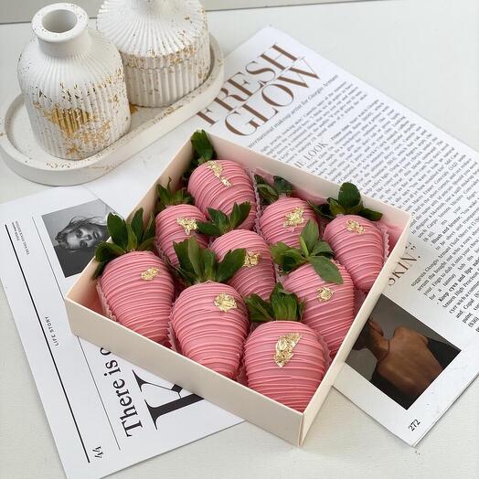 Клубника в шоколаде нежный набор