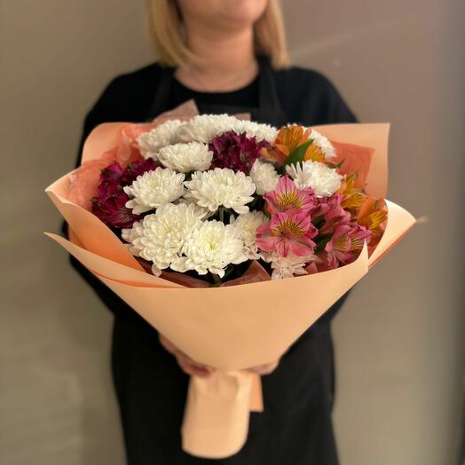 Bouquet 035 (букет из хризантем и альстромерии)