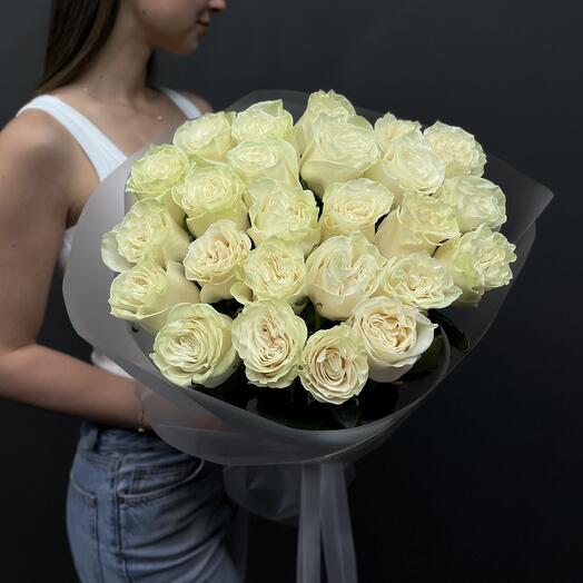 Стойкие белые розы Мондиаль // 25 роз