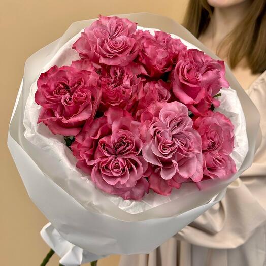 Грация Роз с пионовидными розами