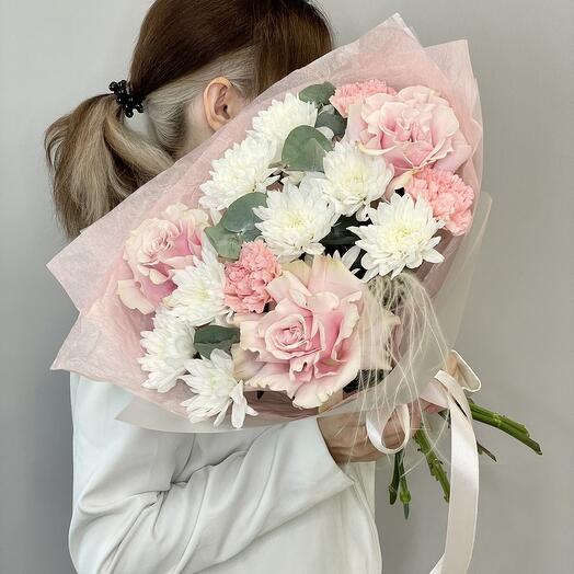 Original bouquet with French roses, carnations (dianthus) and chrysanthemum (AB007)