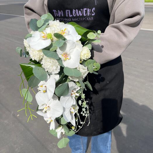 Свадебный каскадный букет с фаленопсисом