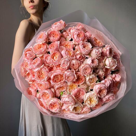 Пышный премиальный букет из кустовых роз Джульетта