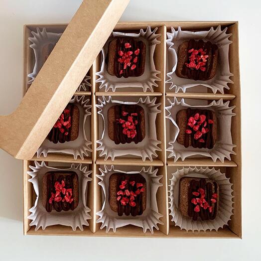 Малиновые трюфели ручной работы без сахара (конфеты 9 шт)