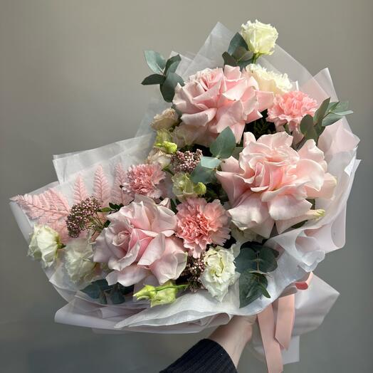 «Розовое кружево» нежный большой букет с французскими розами