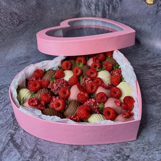 Клубника в шоколаде сердце 25 -30 штук