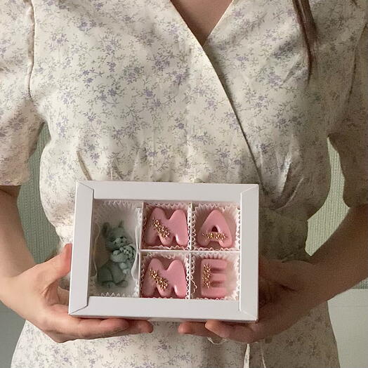 Набор из 5 шоколадных конфет с зайчиком для мамы