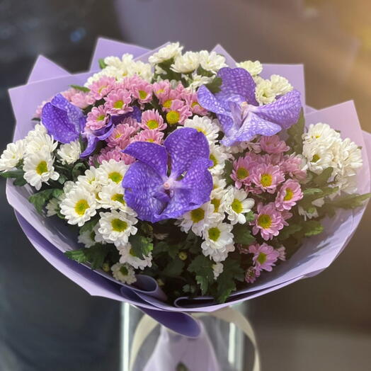 Бабочки в лелетнем саду 💜Букет с хризантемой и орхидеей Ванда