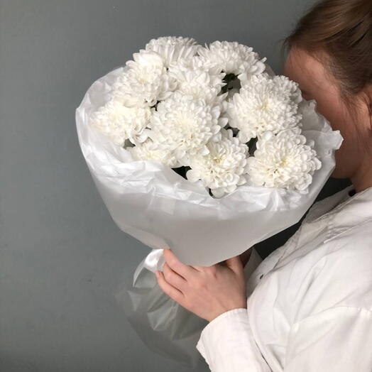 Белые хризантемы
