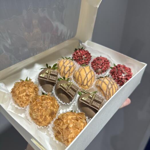 Клубника в шоколаде 12 шт
