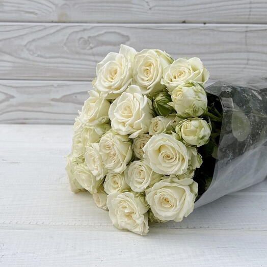 Пачка (10 шт.) Роза кустовая Жозефина 50 см