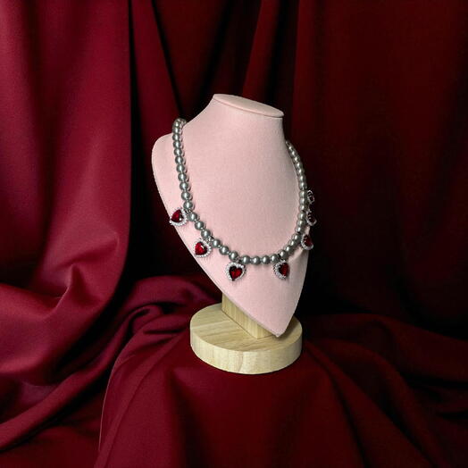 Колье из натурального гематита и подвесок с кристаллами Swarovski