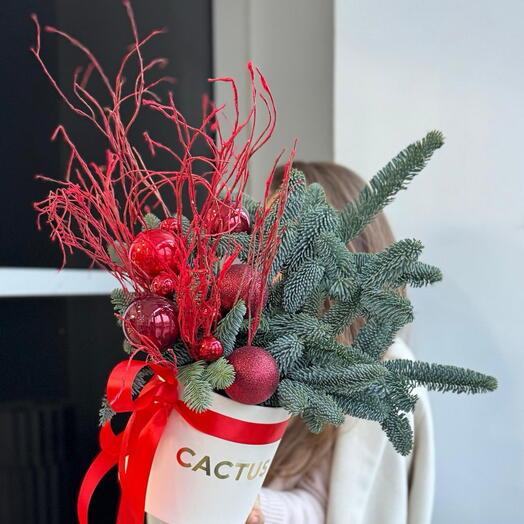 Композиция в фирменной коробке (размер S)