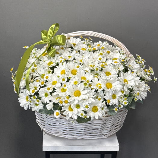 Корзина с цветами Ромаша