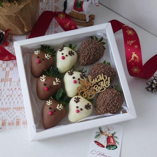 Клубника в шоколаде "Новогдние олени", S