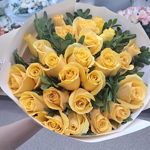 Аква букет из жёлтых роз