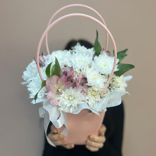 Сумочка с хризантемами и альстромериями💕
