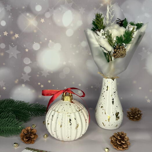 Подарок новогодний cristmas : ваза, букет сухоцветов, свеча