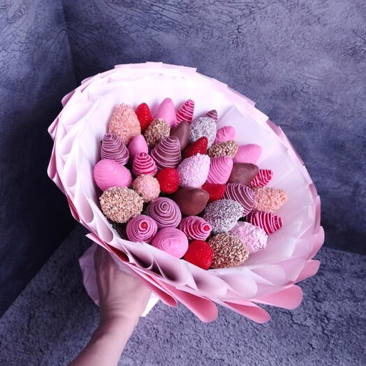 Bouquet of strawberries in chocolate