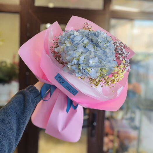 Букет с гортензией