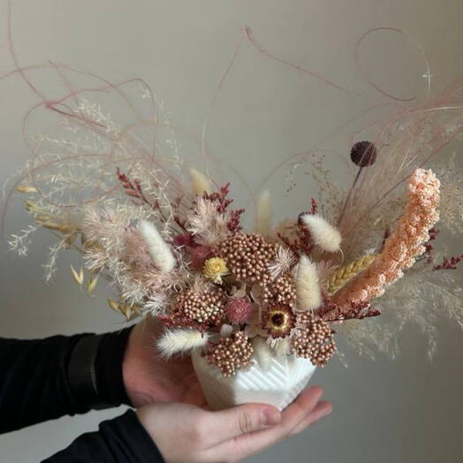 Композиция из сухоцветов в креманке