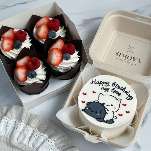 Набор бенто торт + 4 капкейка со свежими ягодами на день рождения для любимой / любимого