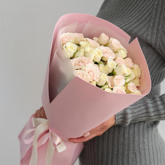 11 кустовых роз нежный микс