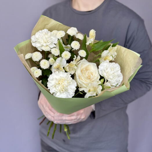 Букет из сантини, диантусов, розы