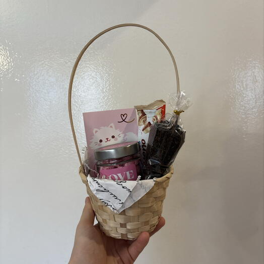 Подарочная корзина на день День Святого Валентина. День всех влюбленных