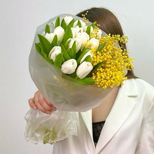 Мимоза и Белые Тюльпаны Нежный Контраст