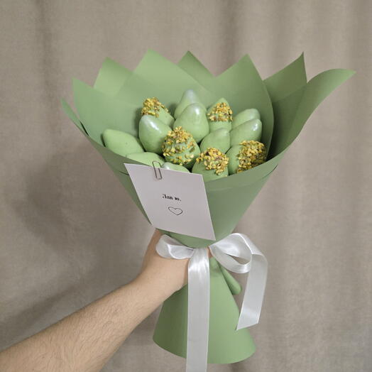 Клубника в шоколаде фисташковый букет