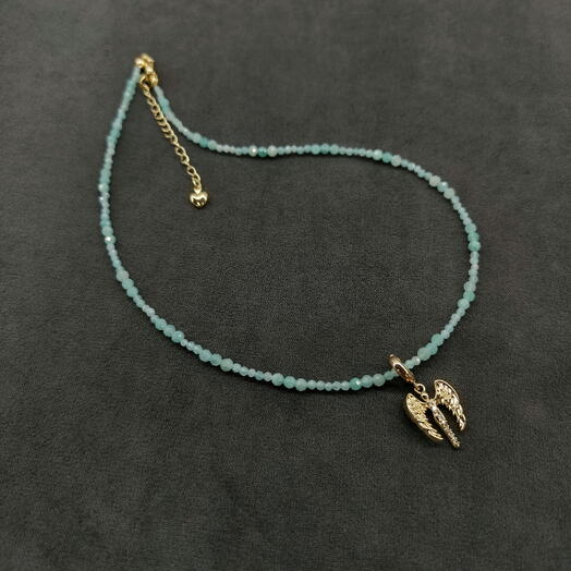 Тонкий чокер из амазонита с подвеской-ангел