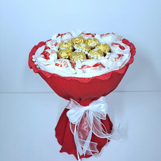 Букет из конфет Раффаэлло и Ferrero Rocher,  для любимой девушке,  женщине, для мамы