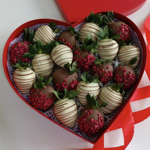 Клубника в шоколаде сердце
