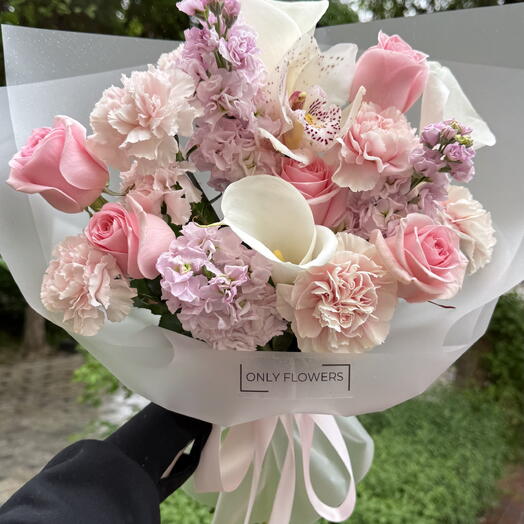 Каллы, розы, диантусы