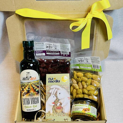 «Собрание вкусов» подарочный набор с шоколадом и деликатесами