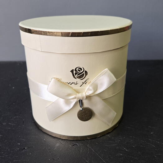 Коробка Бежевая 15*15