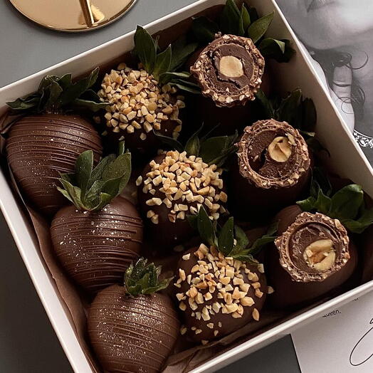Ferrero Rocher Chocolate Covered Strawberries 9 pc