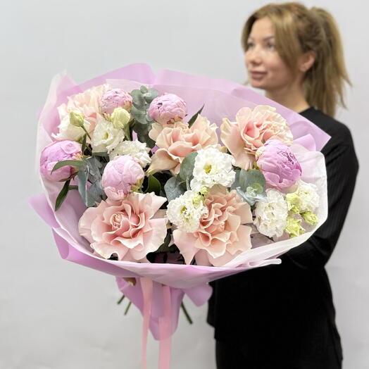 Авторский букет с ароматными пионами,  розами мондиаль🌸