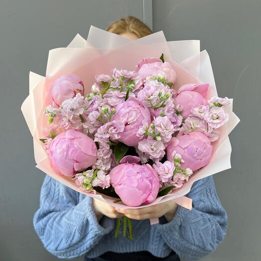 7 розовых пионов Сара с ароматной маттиолой Букет дуо (0006) peony