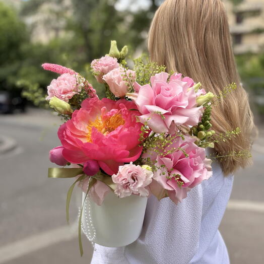 Пион с французскими розами💞