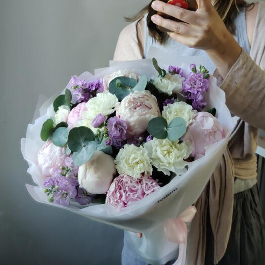 Ароматный букет с пионами и маттиолой 💜